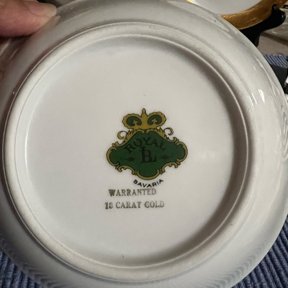 Vntg. Royal LB Bavaria single serving bowl. Signed warranted 18k gold. 5.4”x1.2” - Picture 3 of 14